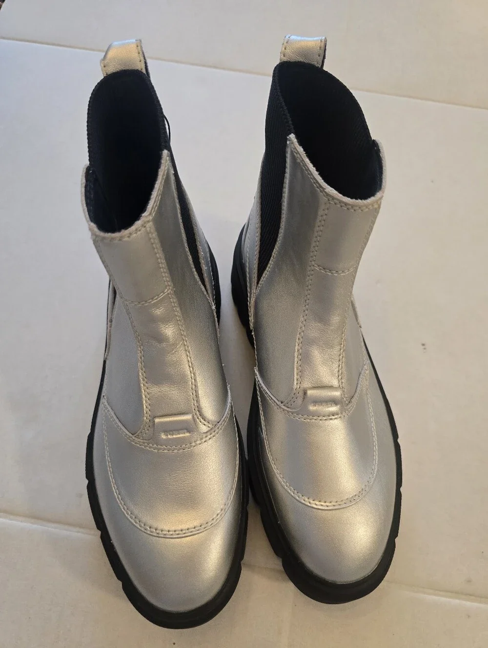 Sorel Caribou X Waterproof Boots Size 9.5 Silver Metallic